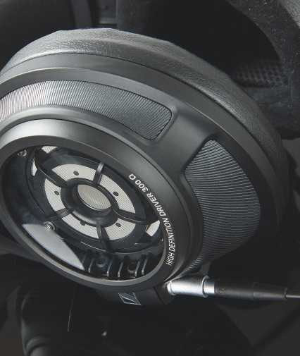 Gorilla Glass is an effective solution to the closed-back design and shows off the 56mm driver, too
