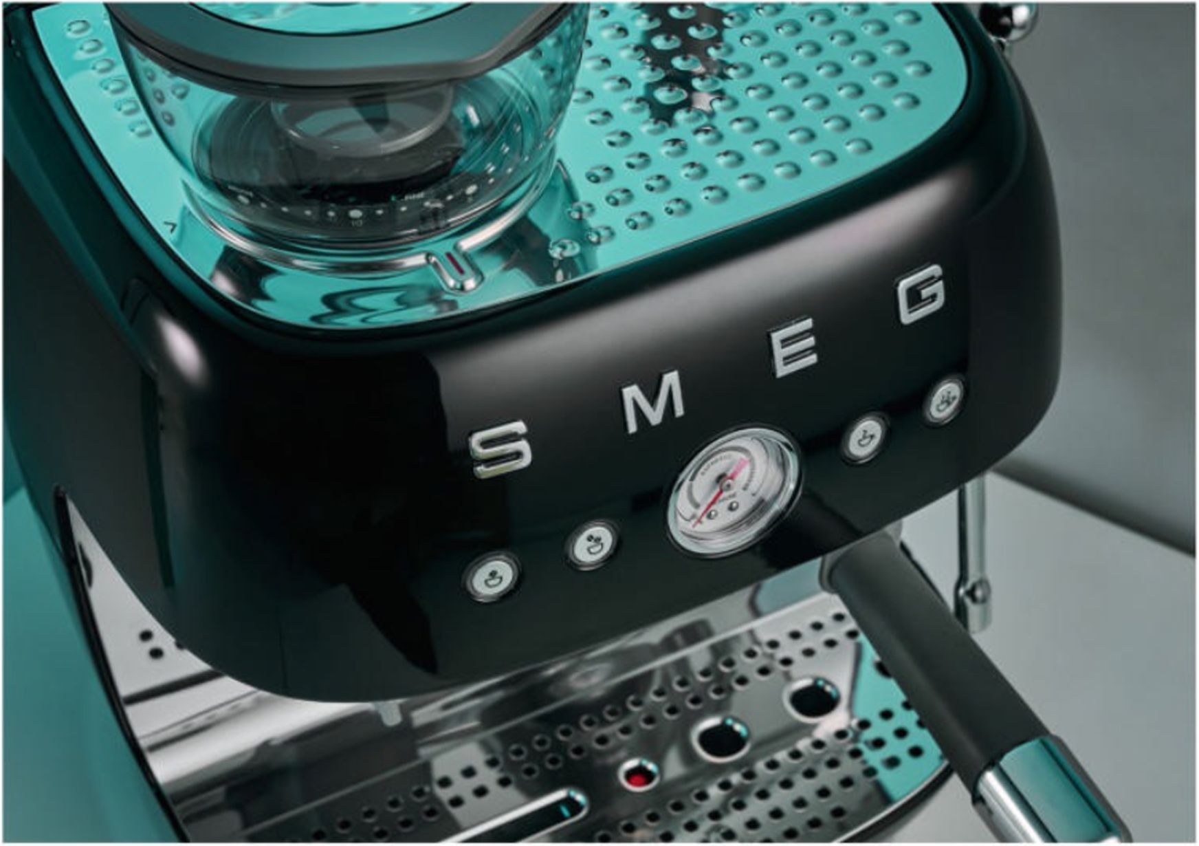 SAGE BARISTA TOUCH IMPRESS vs SMEG ESPRESSO COFFEE MACHINE EGF03 vs SIEMENS EQ900