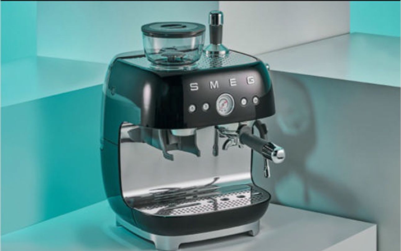 SAGE BARISTA TOUCH IMPRESS vs SMEG ESPRESSO COFFEE MACHINE EGF03 vs SIEMENS EQ900 7.jpg
