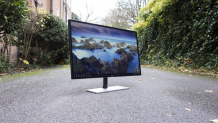 AOC Q3279VWF review: More inches per pound